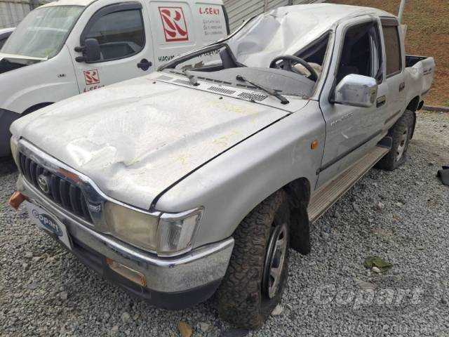 2004 TOYOTA HILUX CD 
