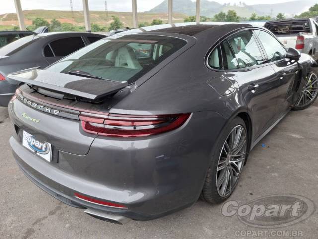 2018 PORSCHE PANAMERA 