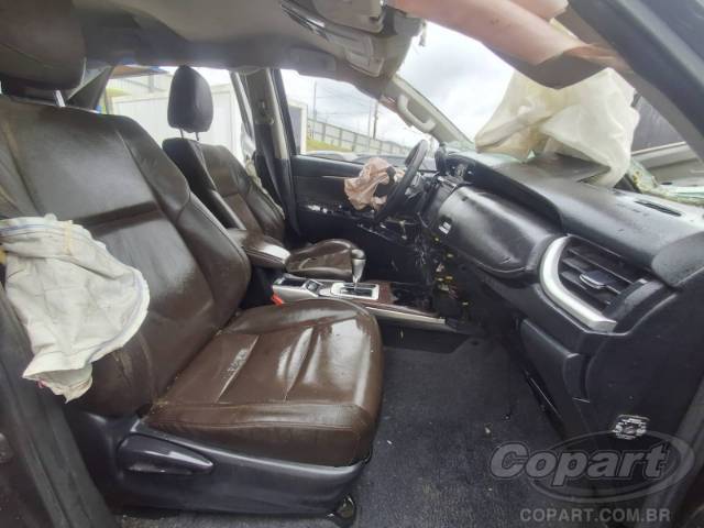 2017 TOYOTA HILUX SW4 