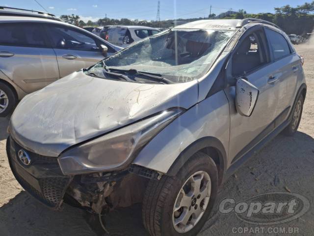 2015 HYUNDAI HB20 