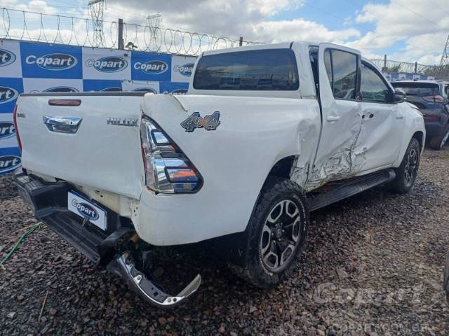 2024 TOYOTA HILUX CD 