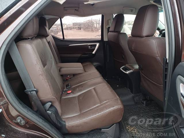2017 TOYOTA HILUX SW4 