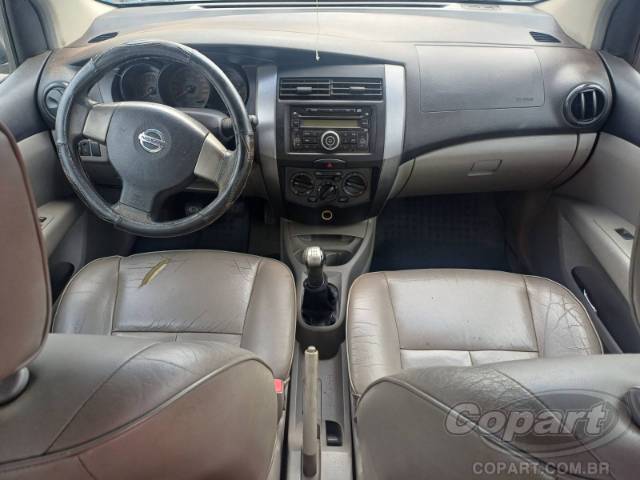 2011 NISSAN LIVINA 