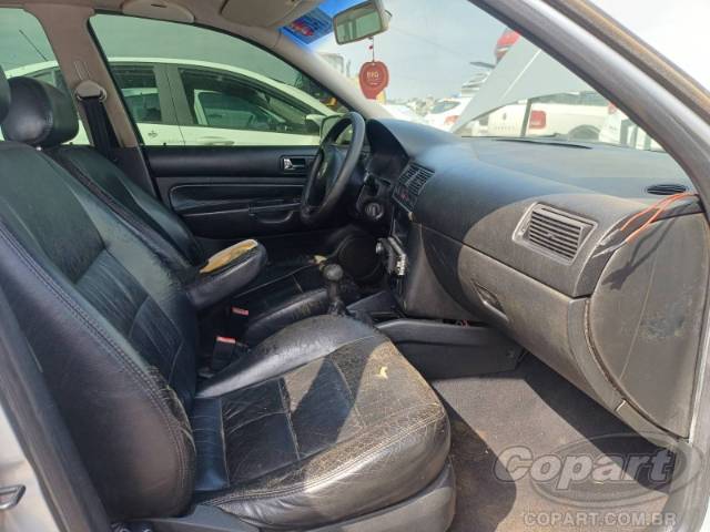 2003 VOLKSWAGEN GOLF 
