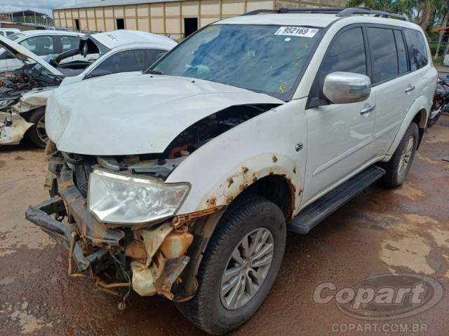 2015 MITSUBISHI PAJERO DAKAR 