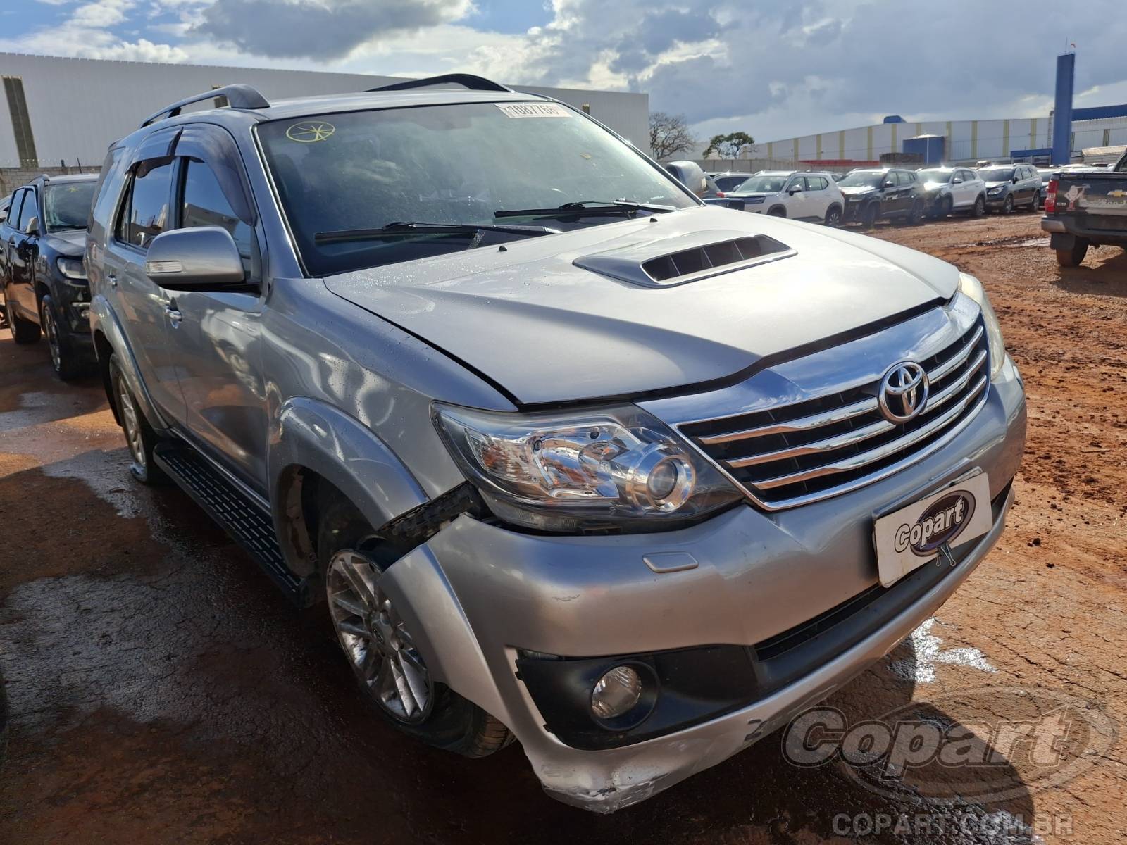Veículo Toyota Hilux Toyota Hilux SW4 3.0 Turbo Diesel 2015 2015 em leilão