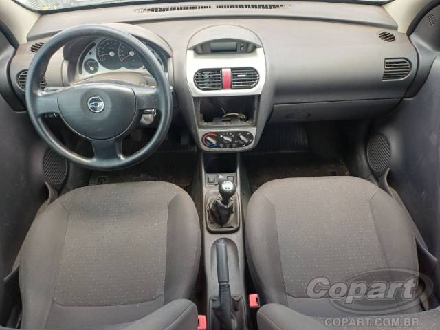 2010 CHEVROLET CORSA SEDAN 