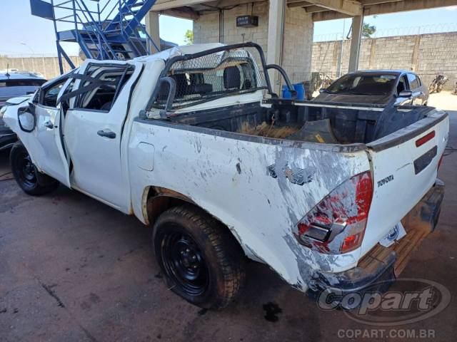 2024 TOYOTA HILUX CD 