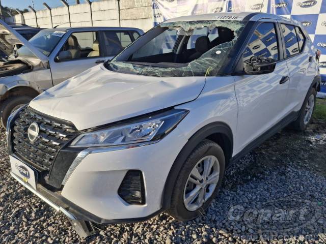 2025 NISSAN Kicks Play 