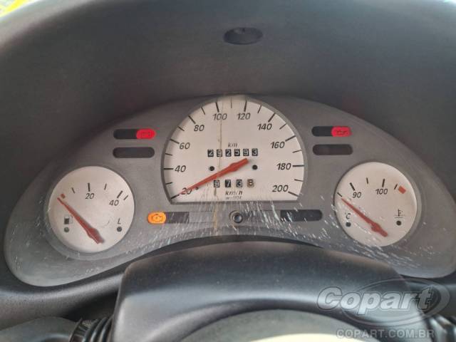 2001 CHEVROLET CORSA SEDAN 