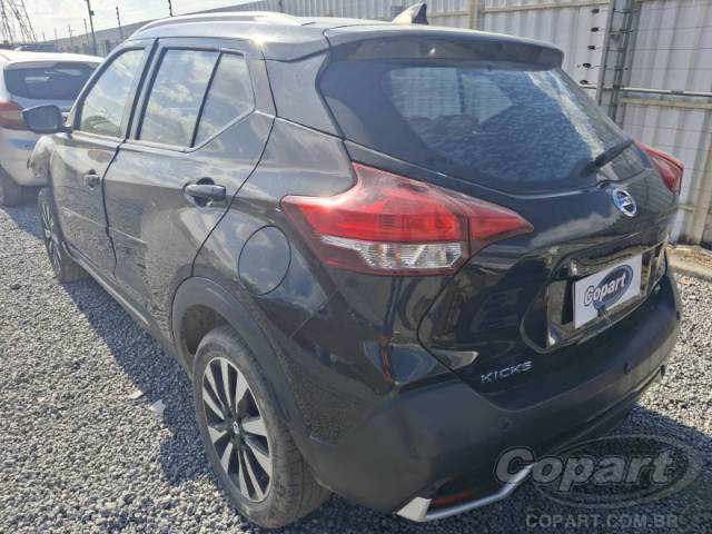 2017 NISSAN KICKS 