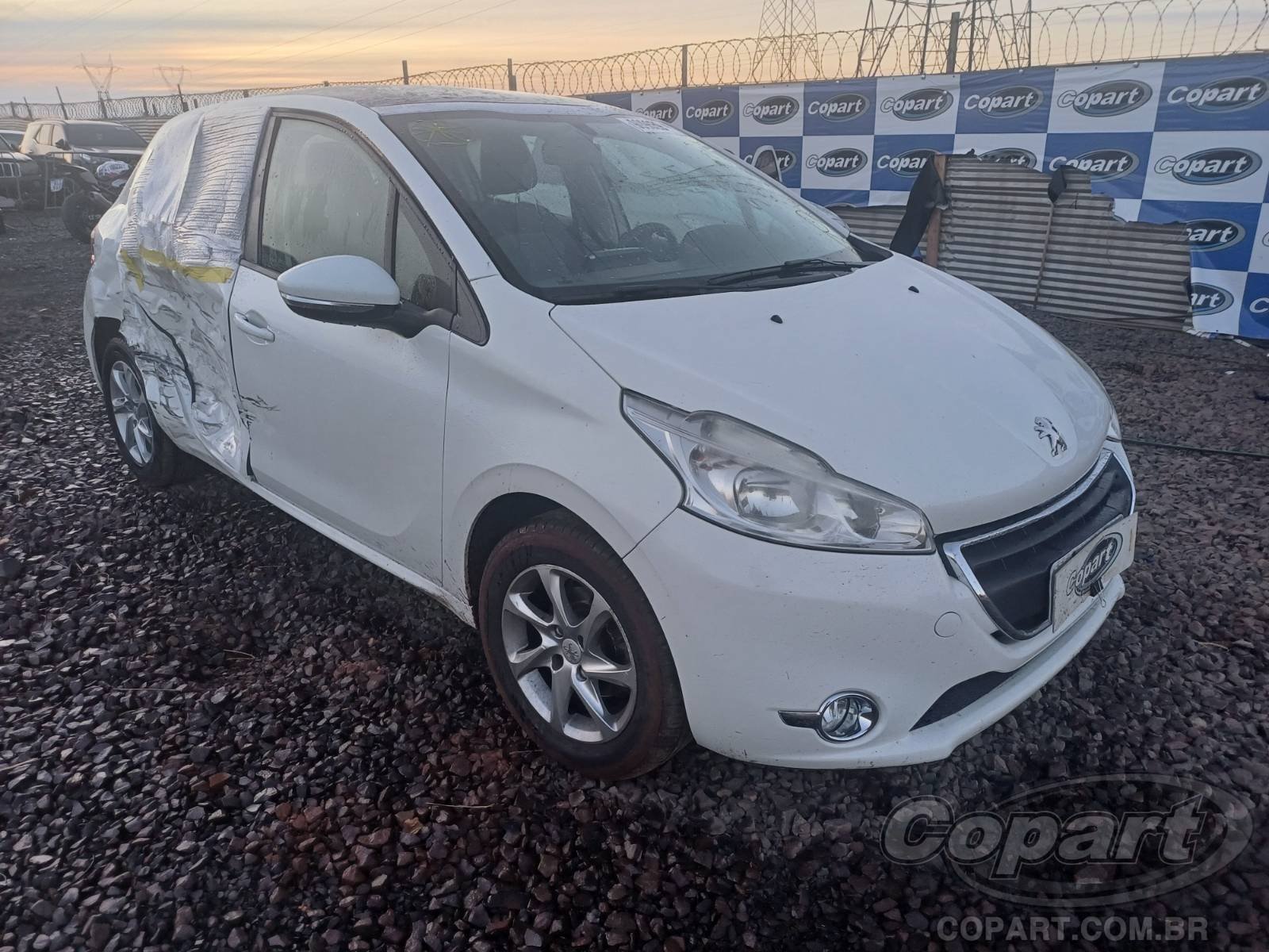PEUGEOT 208 Allure 1.5 2015 Colisão Média Monta