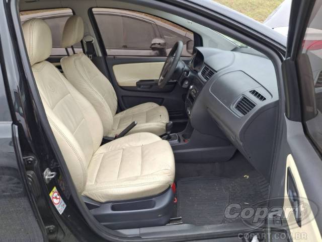 2011 VOLKSWAGEN FOX 