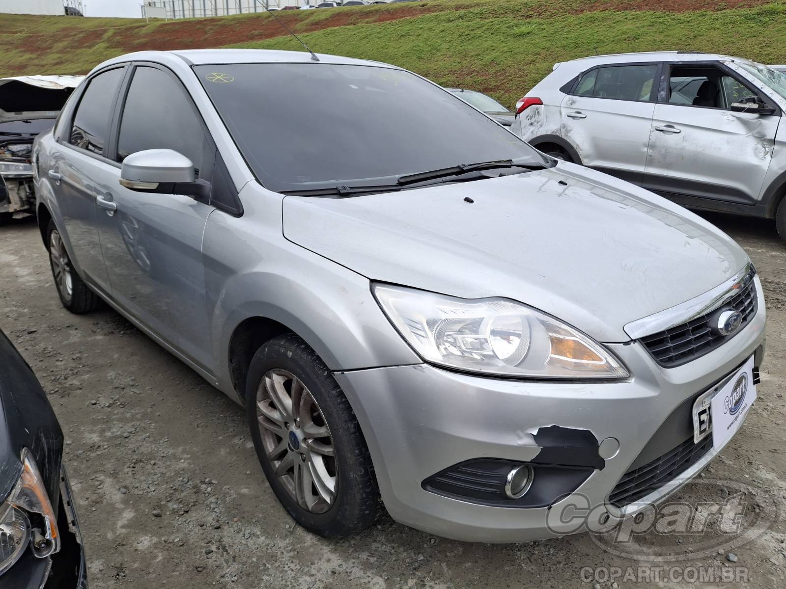 Veículo Ford Focus Ford Focus Sedan GLX 2.0 16V 2012 Médio Dano Lateral 2012 em leilão