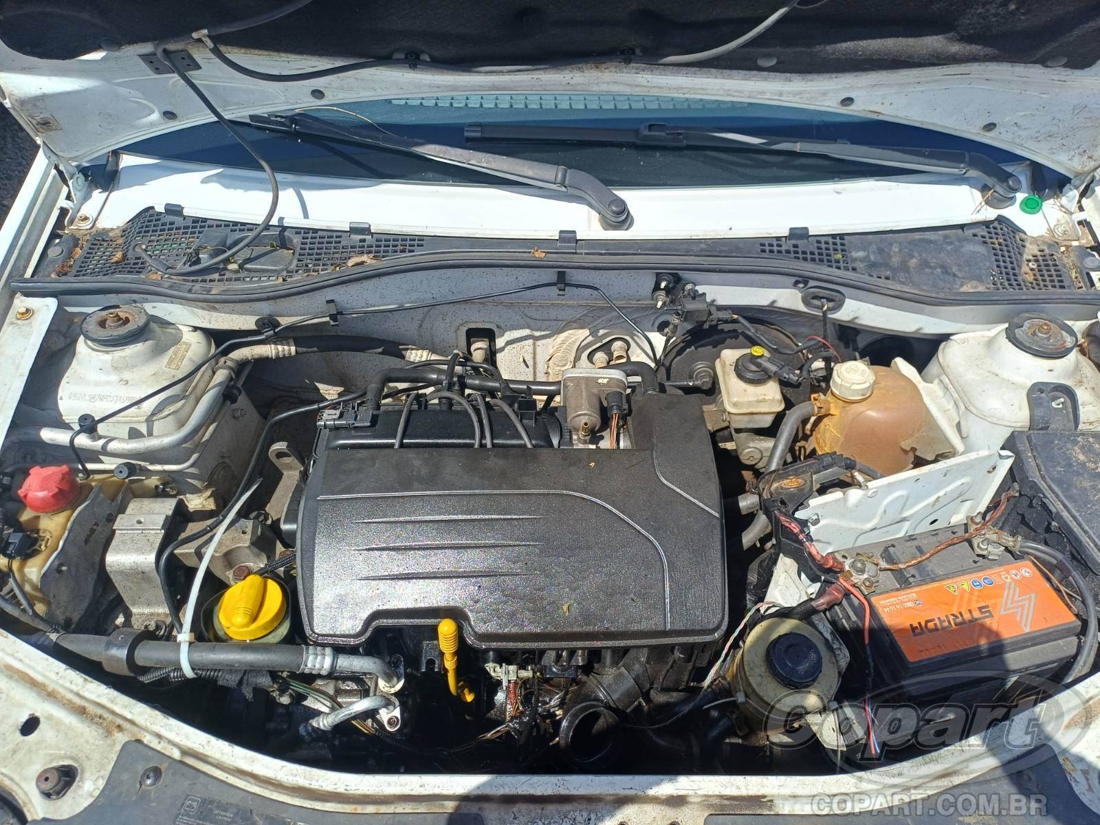 Foto 7 de 10: 2012 RENAULT LOGAN