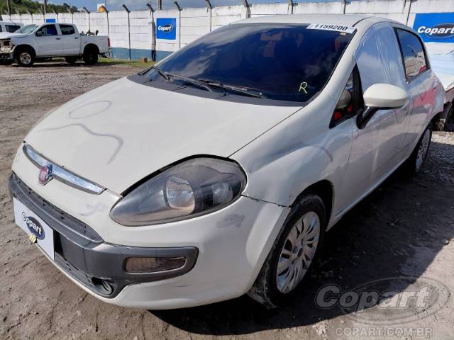 2015 FIAT PUNTO 
