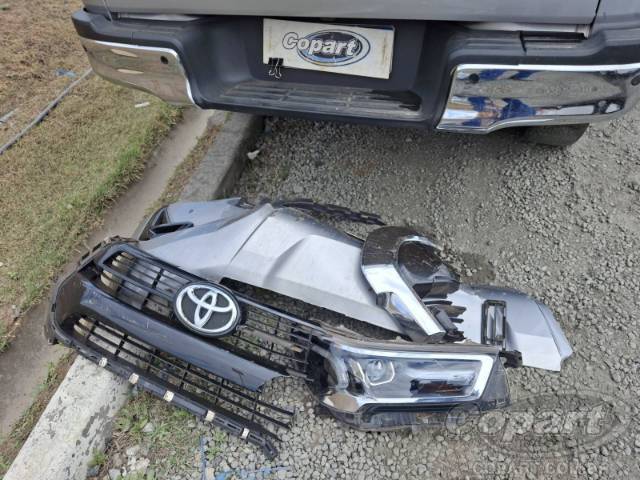 2024 TOYOTA HILUX CD 