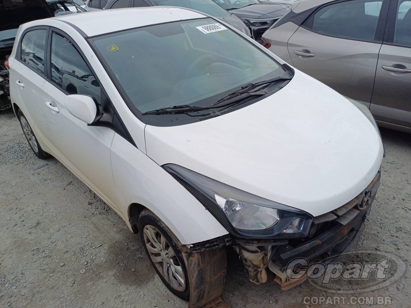 Hyundai HB20 Comfort 1.0 12V CVVT 2017 Colisão Média Monta