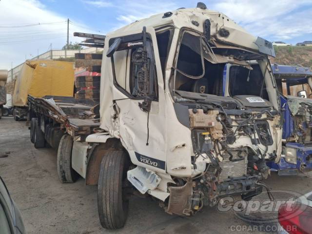 2024 VOLVO VM 