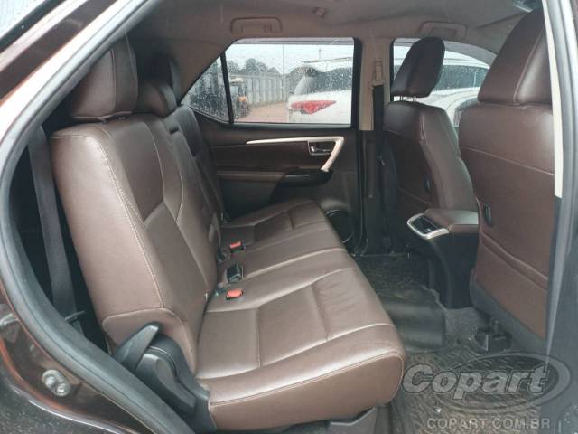 2017 TOYOTA HILUX SW4 