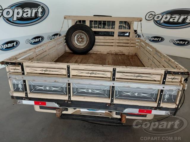 1989 CHEVROLET D-20 CS 