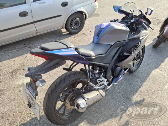 2025 YAMAHA YZF R15 