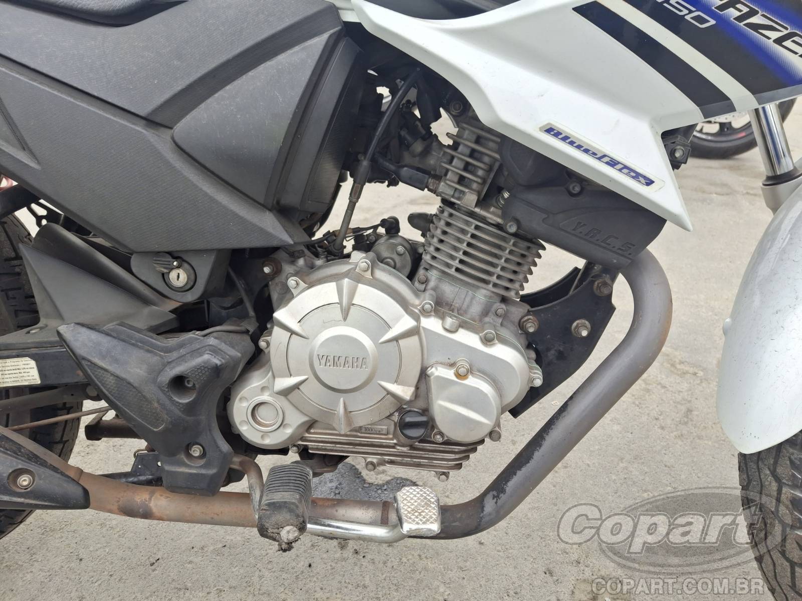 2015 YAMAHA FAZER — foto 5 de 13