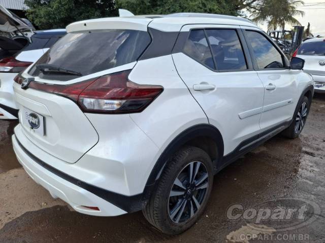 2023 NISSAN KICKS 