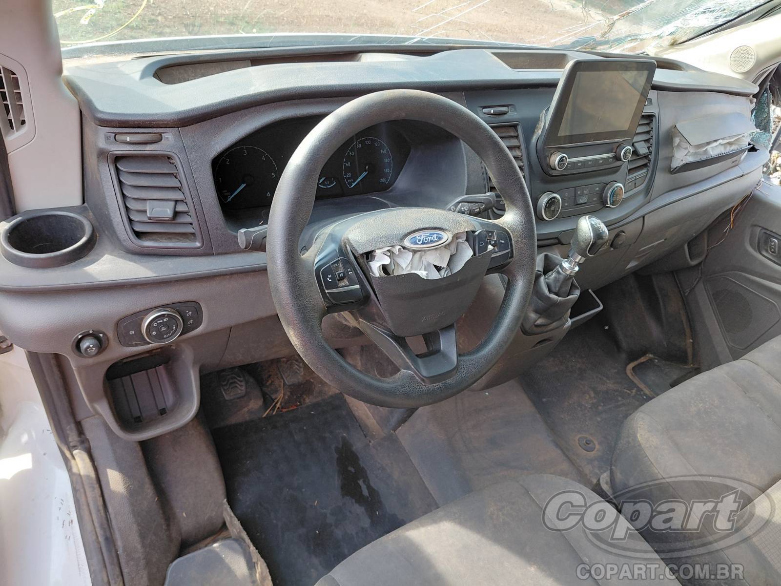 Foto 9 de 11: 2023 FORD TRANSIT FURGAO Transit Furgao L2H3 - 350 F 2.0 Ecoblue Turbo