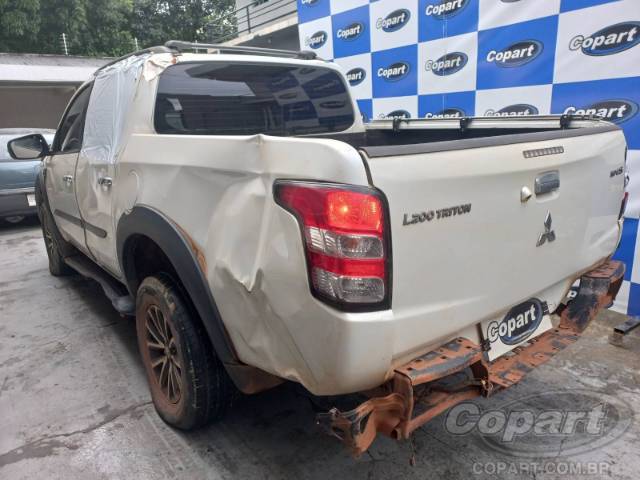 2021 MITSUBISHI L200 TRITON 