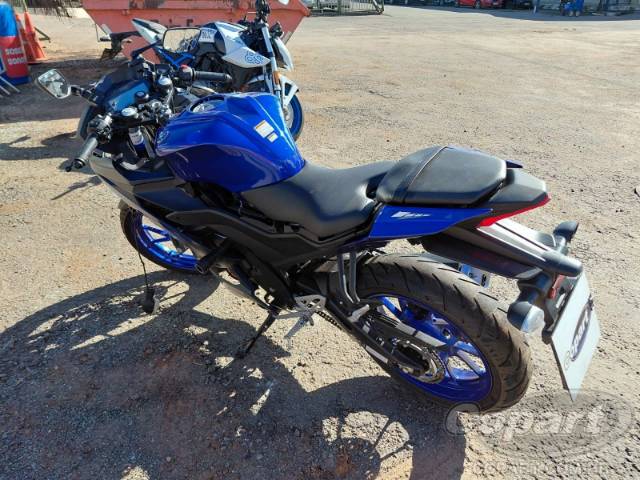2025 YAMAHA YZF R15 