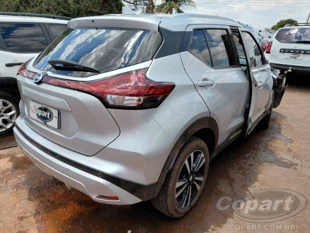 2022 NISSAN KICKS 