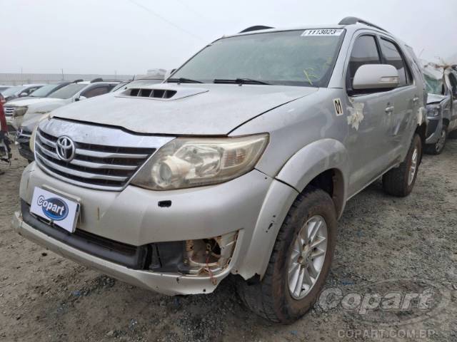 2013 TOYOTA HILUX SW4 