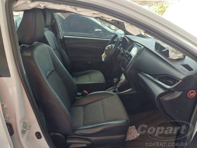 2023 TOYOTA YARIS SEDA 