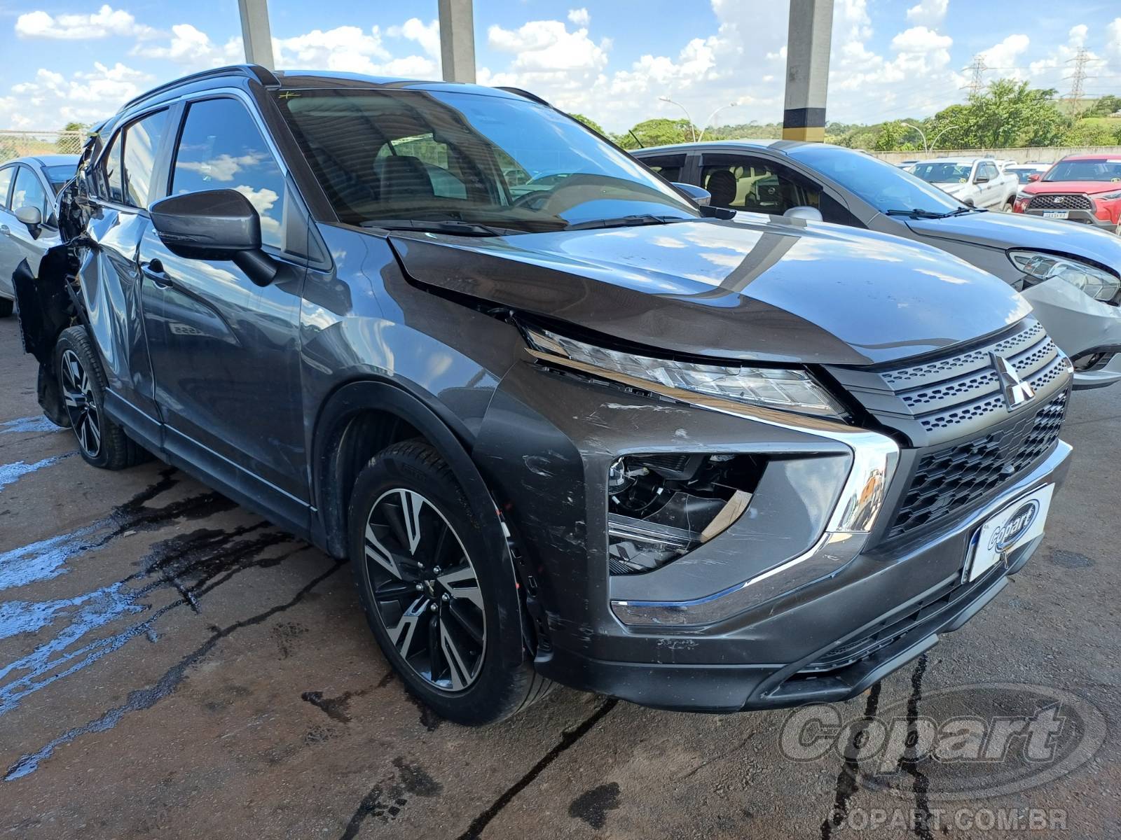 Veículo Mitsubishi ECLIPSE CROSS Mitsubishi Eclipse Cross GLS 1.5 16V MIVEC Turbo 2023 Médio Dano 2023 em leilão
