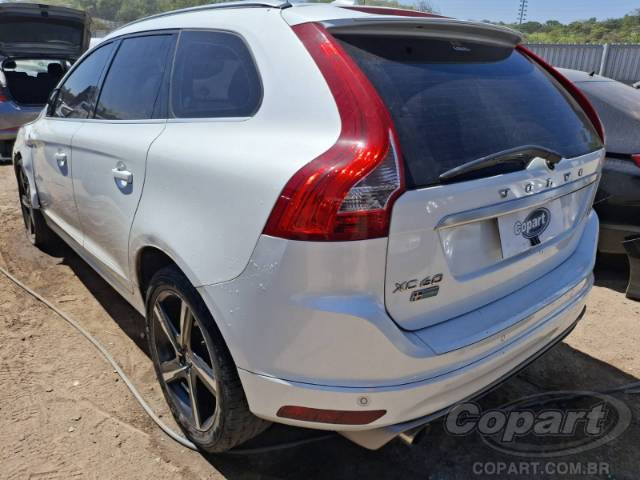 2016 VOLVO XC60 
