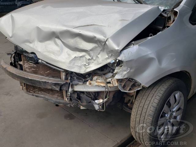 2011 VOLKSWAGEN FOX 
