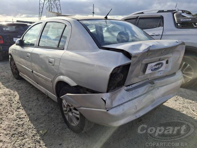 2001 CHEVROLET ASTRA SEDAN 