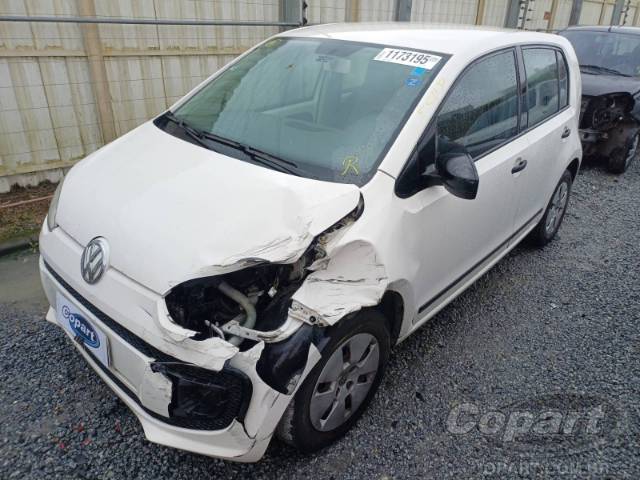 2015 VOLKSWAGEN UP 