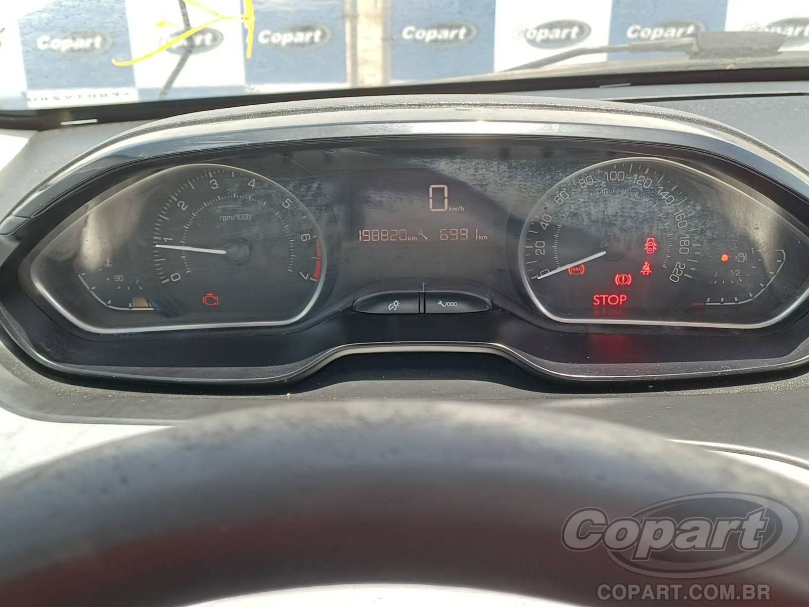 2015 PEUGEOT 208 — foto 8 de 12