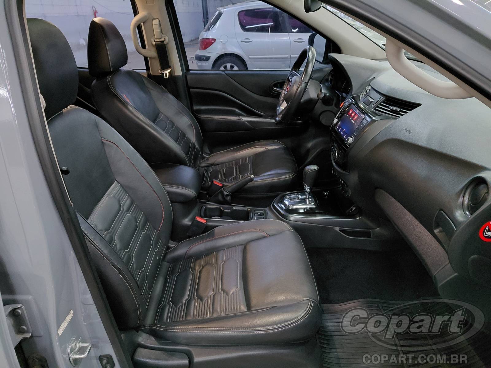 2024 NISSAN FRONTIER CD — foto 5 de 15