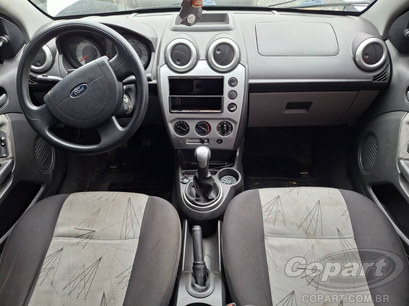 Foto 9 de 12: 2010 FORD FIESTA