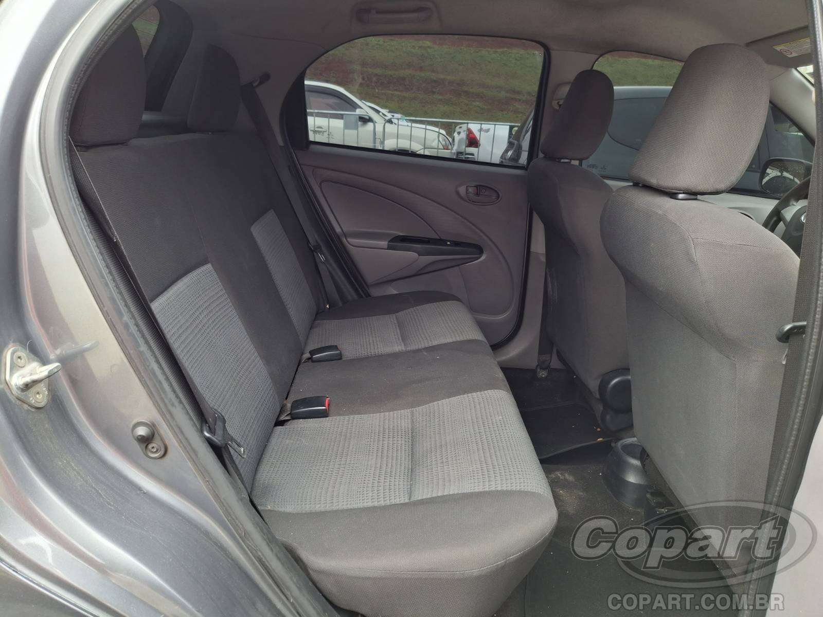 Foto 6 de 15: 2013 TOYOTA ETIOS