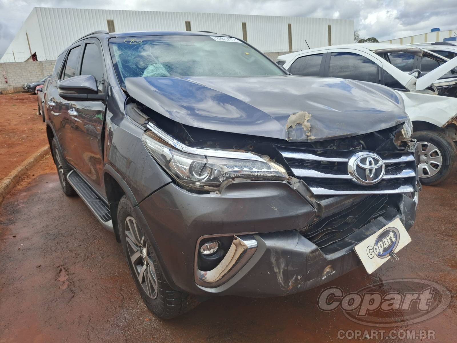 Veículo Toyota SW4 Toyota SW4 SRX 2.8 D-4D Turbo 2019 2019 em leilão