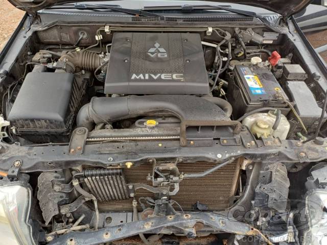 2013 MITSUBISHI PAJERO FULL 