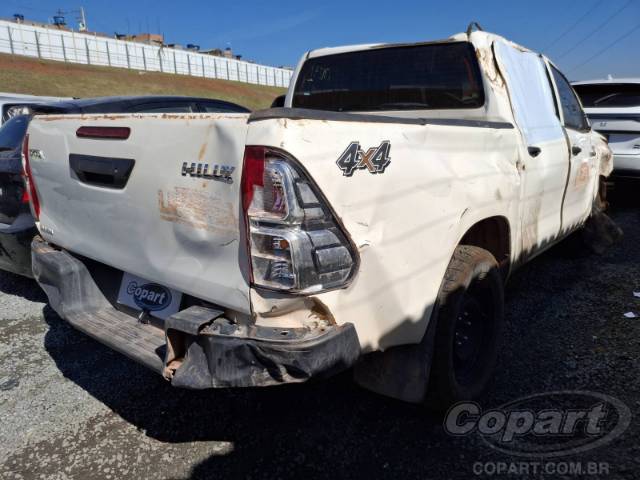 2025 TOYOTA HILUX CD 