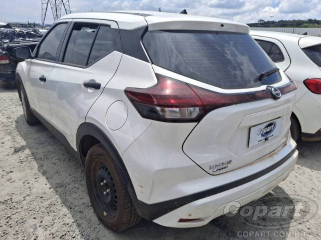 2025 NISSAN Kicks Play 