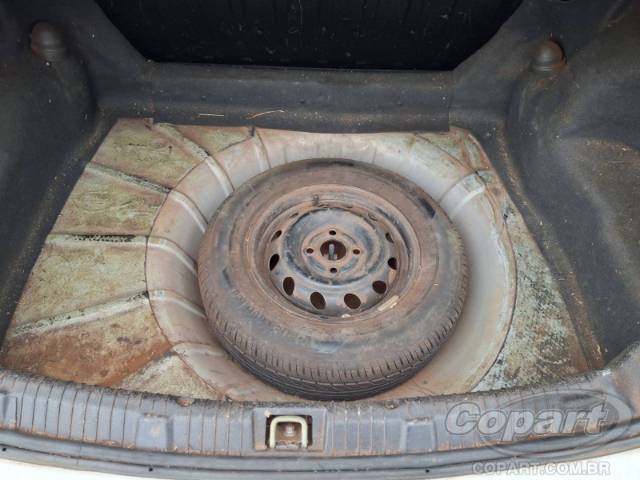 2002 CHEVROLET CORSA SEDAN 