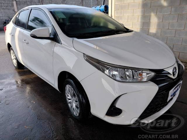 2023 TOYOTA YARIS SEDA 