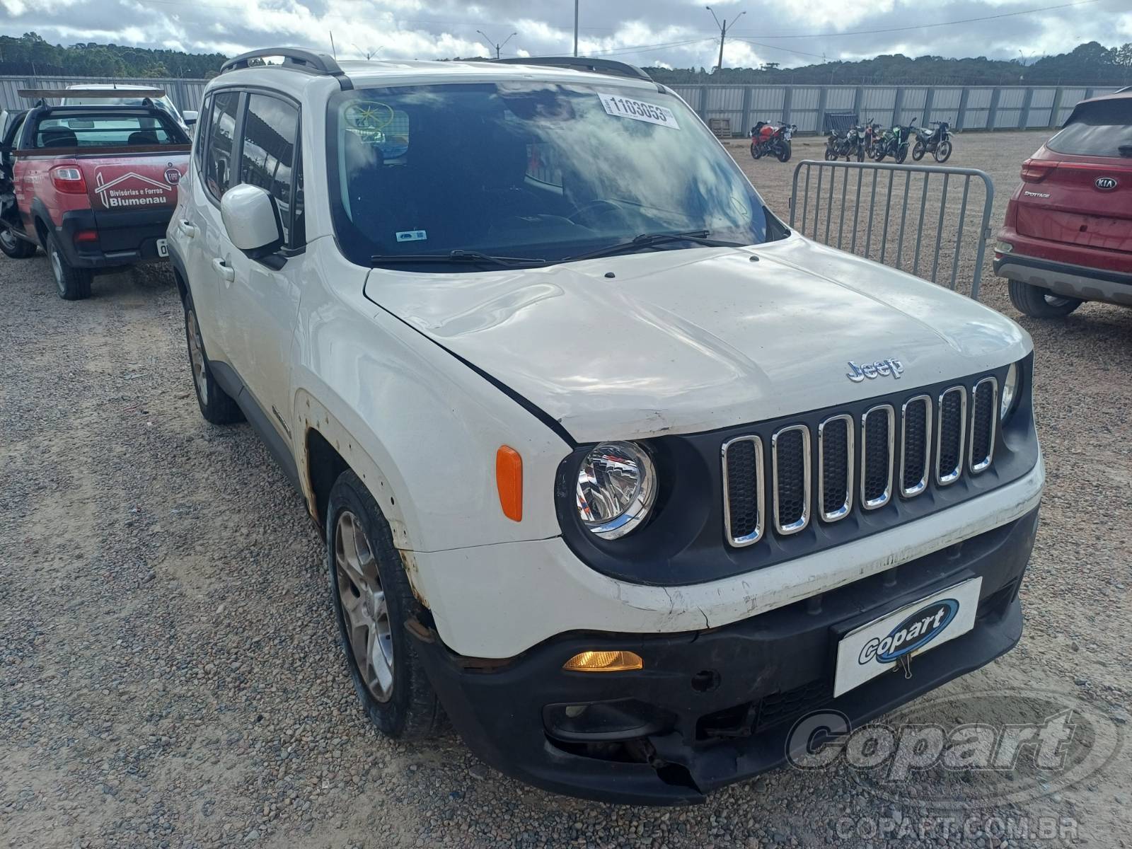 Veículo Fiat Renegade JEEP Renegade 2016 SUV Pequenos 2016 em leilão